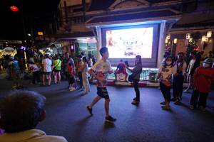 BIB: 1915
                            <button type="button" onclick="openModal(21794025)" class="btn btn-primary btn-sm float-right btn-popup" data-toggle="modal" data-target=".modal-high-quality">
                        <i class="fas fa-shopping-cart"></i> Add to Cart
                    </button>
                                            <button type="button" onclick="isThisMe(21794025, true)" class="btn btn-success btn-sm float-right btn-popup btn-isme hidden" data-toggle="tooltip" data-placement="bottom" title="นี่คือรูปของคุณใช่ไหม คลิกที่นี่เพื่อเอาเข้าอัลบั้ม">
                        <i class="fas fa-plus"></i> Add to album
                    </button>
                    <button type="button" onclick="isThisMe(21794025, false)" class="btn btn-warning btn-sm float-right btn-popup btn-isnotme hidden">
                        <i class="fas fa-ban"></i> Remove from album
                    </button>